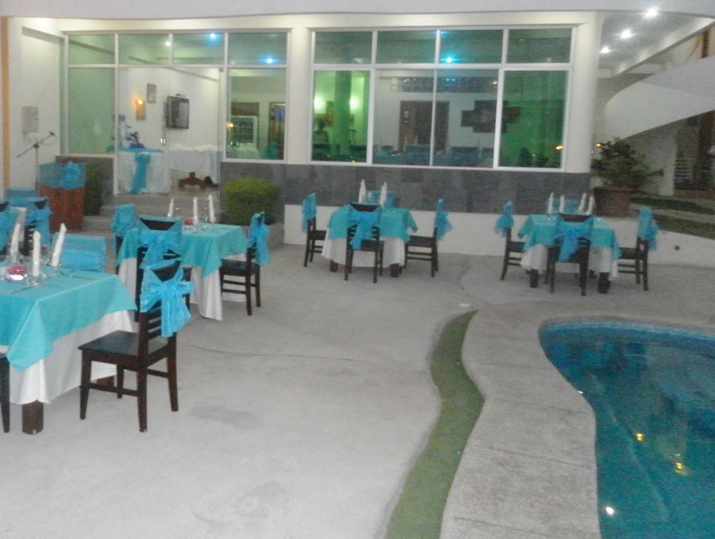 Hotel Pelican Bay Puerto Ayora  Exterior photo