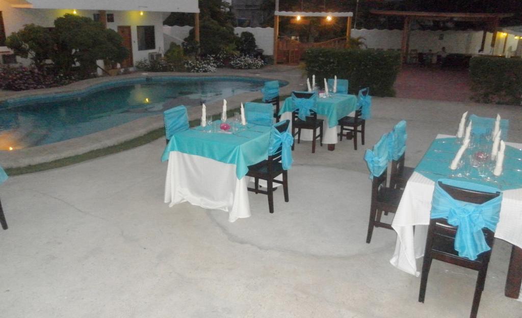 Hotel Pelican Bay Puerto Ayora  Exterior photo