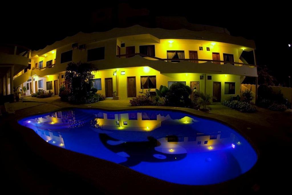 Hotel Pelican Bay Puerto Ayora  Exterior photo